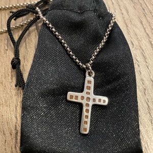 SUNDANCE SILVER CROSS